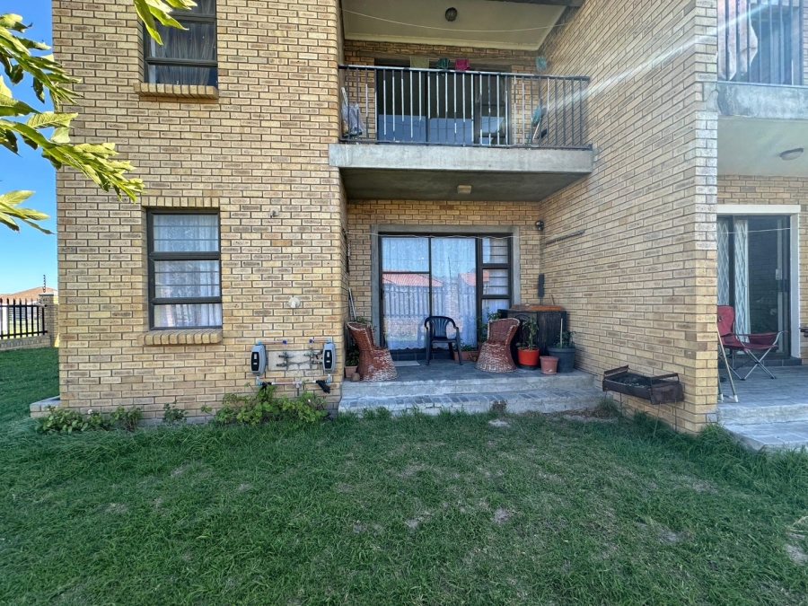 2 Bedroom Property for Sale in Fairview Golf Estate Western Cape